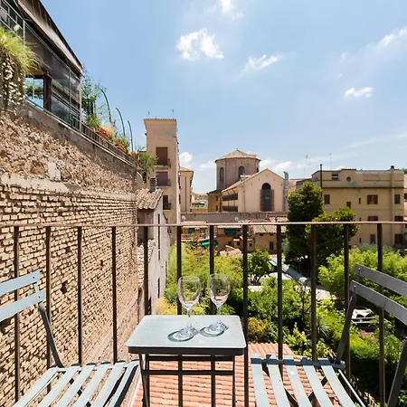 Trastevere Charming Penthouse * روما